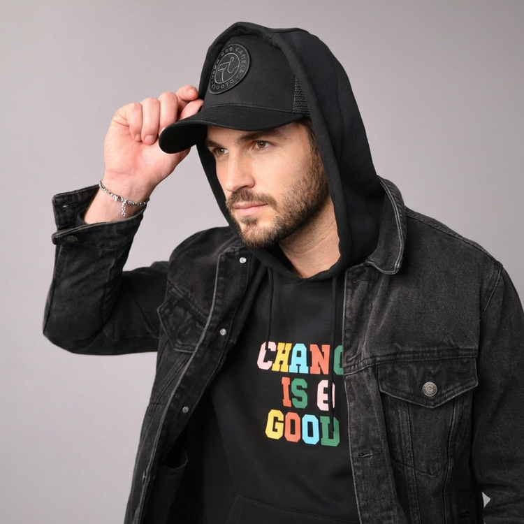The Sand and Camels cap worn by Lior Raz in season 5 of Fauda